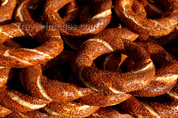 turkey207: Istanbul, Turkey: simit bread - circular bread with sesame seeds - koulouri - photo by J.Wreford - (c) Travel-Images.com - Stock Photography agency - Image Bank