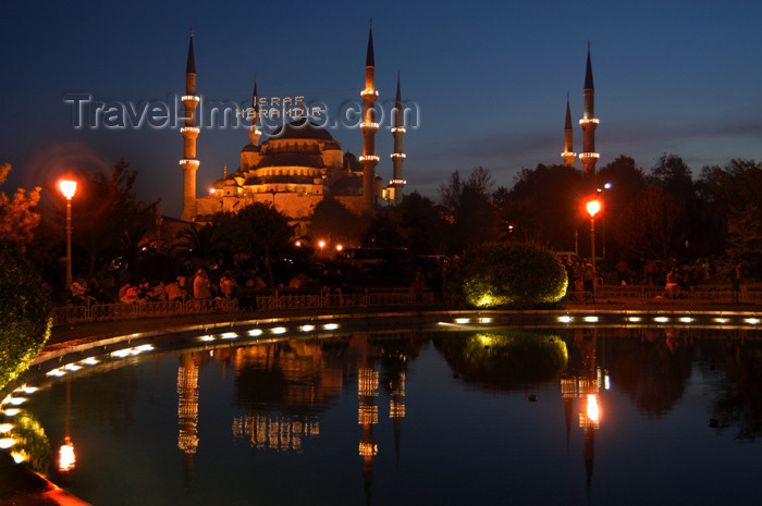 turkey218: Istanbul, Turkey: the Blue mosque at night - aka Sultan Ahmed Mosque - designed by Sedefhar Mehmet Aga- design by Sedefhar Mehmet Aga, based on the Hagia Sophia church - photo by J.Wreford - (c) Travel-Images.com - Stock Photography agency - Image Bank