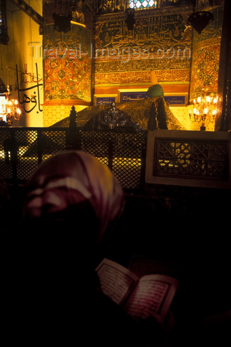 turkey251: Turkey - Konya / KYA : Mevlana Celaleddin Rumi mausoleum - inside / turbe - mystic poet - prayer - photo by J.Wreford - (c) Travel-Images.com - Stock Photography agency - Image Bank