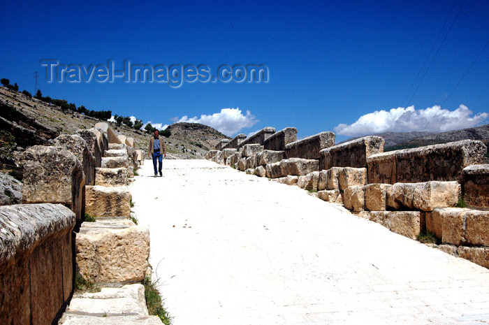 turkey276: Turkey - Kahta Cayi valley: crossing the Roman bridge over the Cendere river - Cendere Koprusu - photo by C. le Mire - (c) Travel-Images.com - Stock Photography agency - Image Bank