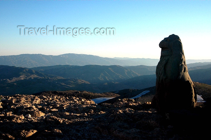 turkey279: Turkey - Mt Nemrut: view towards the valley - photo by C. le Mirey - (c) Travel-Images.com - Stock Photography agency - Image Bank