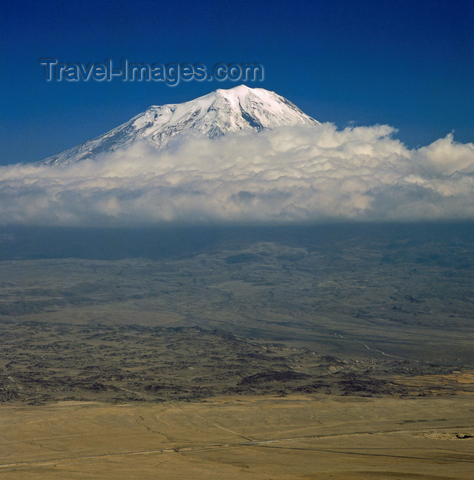 turkey28: Mount Ararat / Aragats / Çiyayê Agiri, Agri Province, East Anatolia, Turkey: Great Ararat resting place of Noah's ark - photo by W.Allgöwer - (c) Travel-Images.com - Stock Photography agency - Image Bank