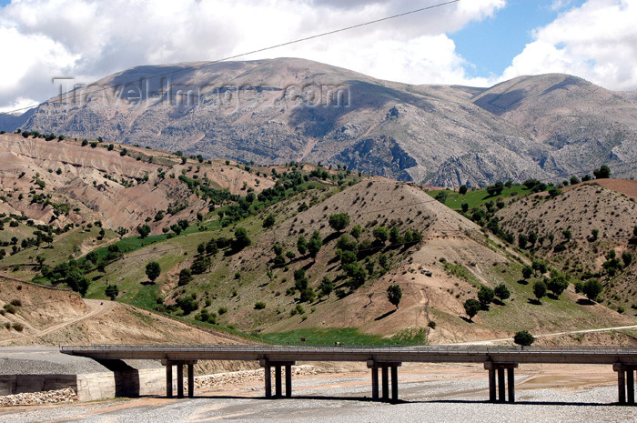 turkey286: Kahta Cayi valley, Adiyaman province, Turkey: bridge - photo by C. le Mire - (c) Travel-Images.com - Stock Photography agency - Image Bank