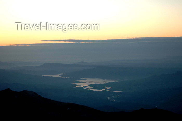 turkey292: Turkey - Mt Nemrut: view of the Taurus mountains - lake - photo by C. le Mire - (c) Travel-Images.com - Stock Photography agency - Image Bank
