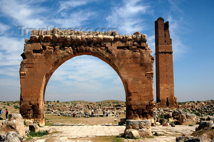 turkey302: Turkey - Harran: ruins of the ancient Carrhes - arch - Great Mosque Ruins - Ulu Camii - Aleppo Gate - photo by C. le Mire - (c) Travel-Images.com - Stock Photography agency - Image Bank