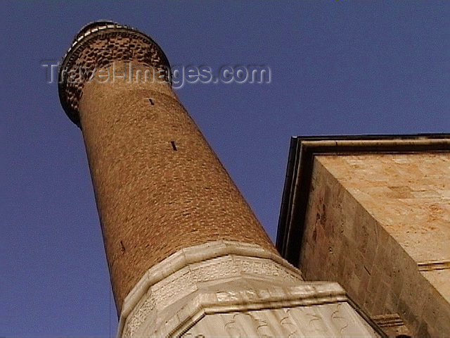 turkey31: Bursa / BTZ, Bursa province, Marmara region, Turkey: minaret of the Grand Mosque - Ulu Cami - built by Beyazit I - photo by A.Slobodianik - (c) Travel-Images.com - Stock Photography agency - Image Bank