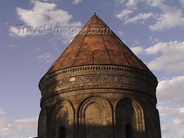 turkey35: Erzurum / Karin / Theodosiopolis / ERZ (Erzurum province), Eastern Anatolia, Turkey: roof of a türbe - tomb - photo by A.Slobodianik - (c) Travel-Images.com - Stock Photography agency - Image Bank