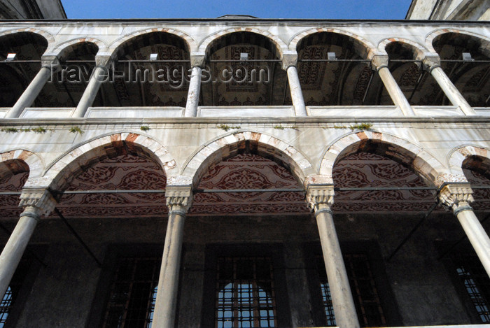 turkey391: Istanbul, Turkey: Blue mosque - external arcade - Sultan Ahmet Camii - photo by M.Torres - (c) Travel-Images.com - Stock Photography agency - Image Bank