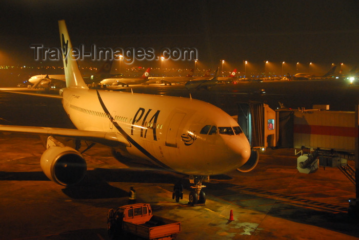 turkey431: Istanbul, Turkey: PIA Airbus A310-308 - AP-BEQ cn 656 - Pakistan International Airlines - Atatürk International Airport - photo by M.Torres - (c) Travel-Images.com - Stock Photography agency - Image Bank