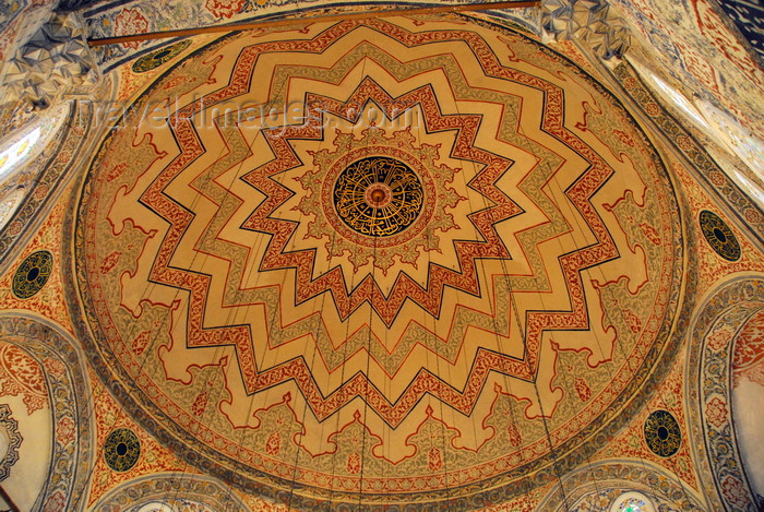 turkey435: Istanbul, Turkey: dome of tomb of Sultan Ahmed I - turbe - Eminönü District - photo by M.Torres - (c) Travel-Images.com - Stock Photography agency - Image Bank