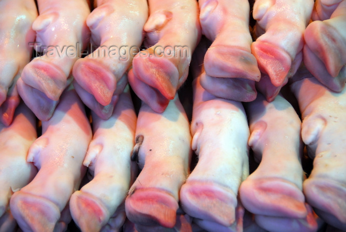 turkey445: Istanbul, Turkey: pork feet - hogs' feet - Spice Bazaar aka Egyptian Bazaar - Eminönü District - photo by M.Torres - (c) Travel-Images.com - Stock Photography agency - Image Bank