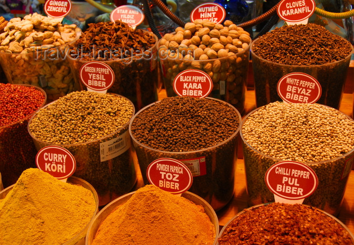 turkey449: Istanbul, Turkey: spices - Spice Bazaar aka Egyptian Bazaar - Misir Çarsisi - Eminönü District - photo by M.Torres - (c) Travel-Images.com - Stock Photography agency - Image Bank