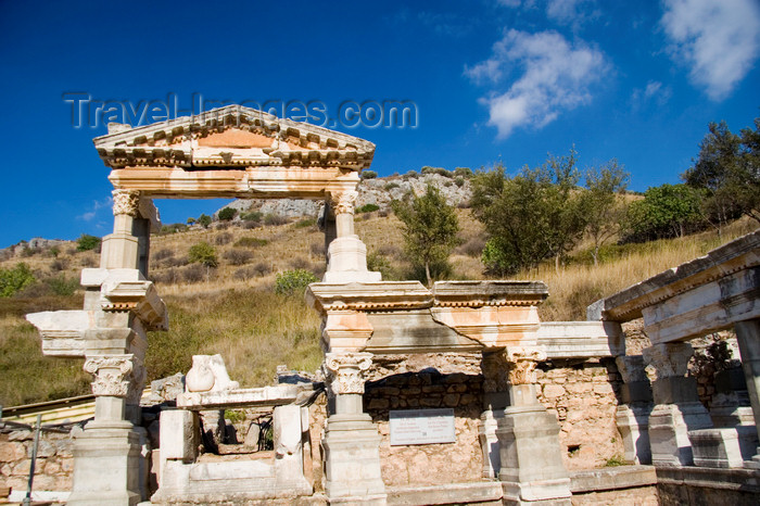 turkey45: Efes / Ephesus - Selcuk, Izmir province, Turkey: fountain of Trajan - photo by D.Smith - (c) Travel-Images.com - Stock Photography agency - Image Bank