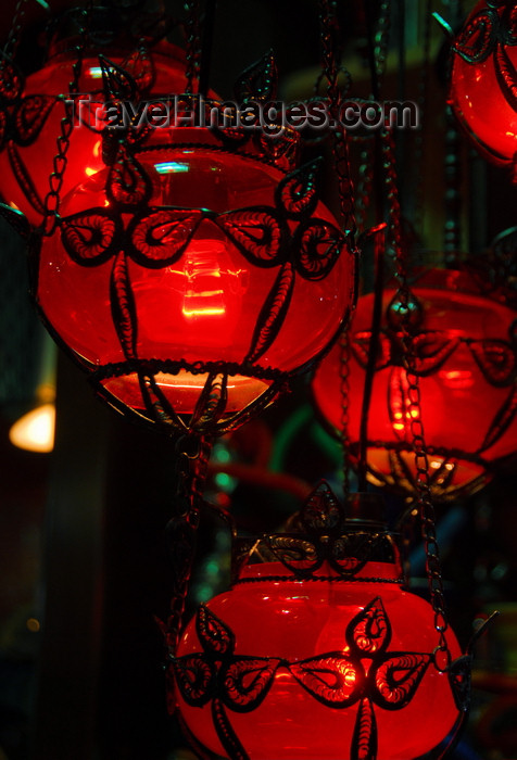 turkey453: Istanbul, Turkey: red lamps - Spice Bazaar aka Egyptian Bazaar - Eminönü District - photo by M.Torres - (c) Travel-Images.com - Stock Photography agency - Image Bank