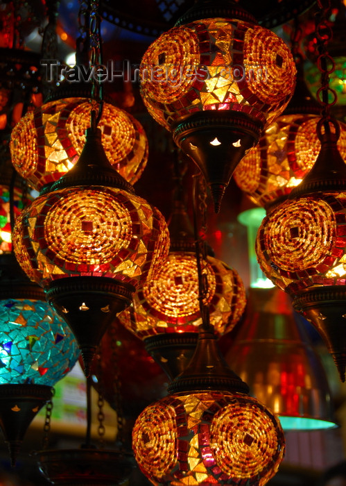 turkey454: Istanbul, Turkey: glass lamps - Spice Bazaar aka Egyptian Bazaar - Eminönü District - photo by M.Torres - (c) Travel-Images.com - Stock Photography agency - Image Bank