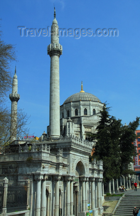 turkey461: Istanbul, Turkey: Pertevniyal Valide Sultan Mosque, Aksaray Valide Mosque - designed by the Italian architect Pietro Montani - Ordu Caddesi and Atatürk Bulvari, Fatih District - photo by M.Torres - (c) Travel-Images.com - Stock Photography agency - Image Bank