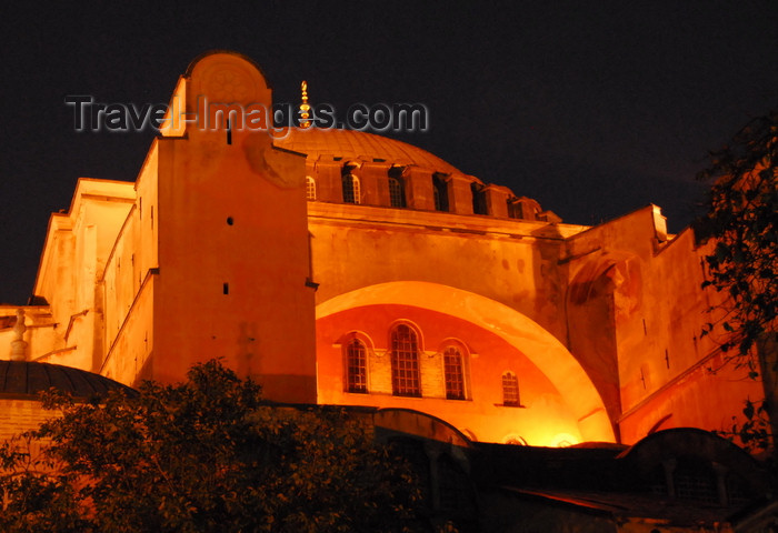 turkey466: Istanbul / Constantinople, Turkey: Hagia-Sophia at night - Eminönü-District - photo by M.Torres - (c) Travel-Images.com - Stock Photography agency - Image Bank