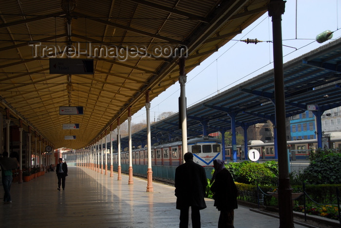 turkey475: Istanbul, Turkey: platform at Sirkeci Train Station - Eminönü District - photo by M.Torres - (c) Travel-Images.com - Stock Photography agency - Image Bank