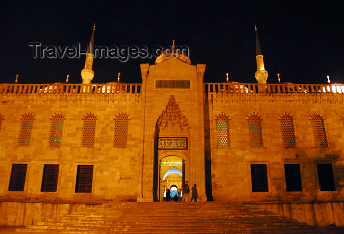 turkey478: Istanbul, Turkey: Sultan-Ahmet mosque aka Blue mosque - north-west façade, by the Roman hippodrome - gate to the courtyard - nocturnal - Eminönü district - photo by M.Torres - (c) Travel-Images.com - Stock Photography agency - Image Bank