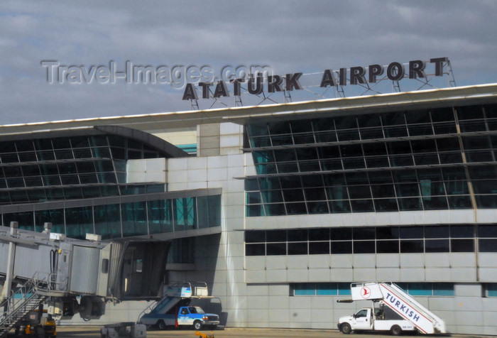 turkey481: Istanbul, Turkey: terminal air side - Atatürk-International-Airport - photo by M.Torres - (c) Travel-Images.com - Stock Photography agency - Image Bank