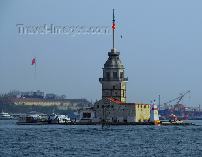 turkey483: Istanbul, Turkey: Maiden's Tower - Kiz Kulesi - Tower of Leandros - islet and lighthouse in the Bosphorus, near Üsküdar - photo by M.Torres - (c) Travel-Images.com - Stock Photography agency - Image Bank