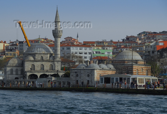 turkey484: Istanbul, Turkey: Mihrimah Sultan Mosque seen from the Bosphorus - Üsküdar District - photo by M.Torres - (c) Travel-Images.com - Stock Photography agency - Image Bank