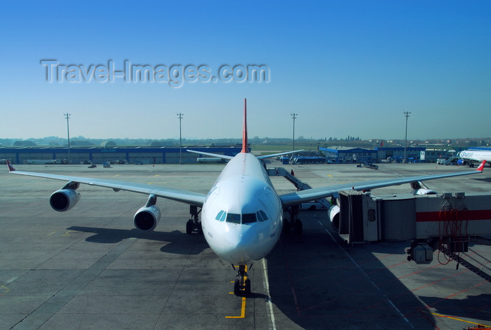 turkey493: Istanbul, Turkey: Turkish Airlines Airbus A340-313X Kocaeli TC-JIH cn-270- Atatürk-International-Airport - photo by M.Torres - (c) Travel-Images.com - Stock Photography agency - Image Bank