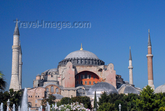 turkey5: Turkey - Istanbul / Istambul: domes and spires at Saint Sophia / Ayasofya / Hagia Sophia - desinges by Isidore of Miletus and Anthemius of Tralles - photo by M.Torres - (c) Travel-Images.com - Stock Photography agency - Image Bank