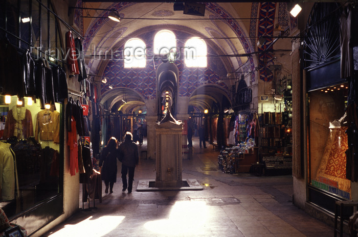 turkey501: Istanbul, Turkey: light enters the Grand Bazaar - Kapali Çarsi - photo by S.Lund - (c) Travel-Images.com - Stock Photography agency - Image Bank