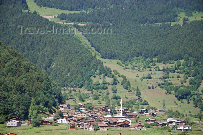 turkey519: Uzungöl, Trabzon province, Black Sea region, Turkey: cottages on the slope - photo by W.Allgöwer - (c) Travel-Images.com - Stock Photography agency - Image Bank