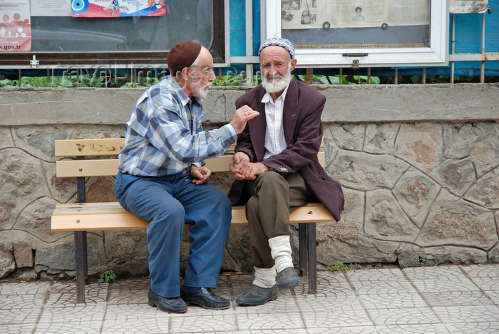 turkey529: Yusufeli / Perterek, Artvin Province, Black Sea region, Turkey: two old men in conversation - photo by W.Allgöwer - (c) Travel-Images.com - Stock Photography agency - Image Bank