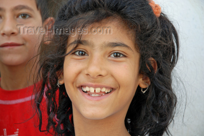 turkey560: Urfa / Edessa / Sanliurfa, Southeastern Anatolia, Turkey: smiling Kurdish girl - photo by W.Allgöwer - (c) Travel-Images.com - Stock Photography agency - Image Bank