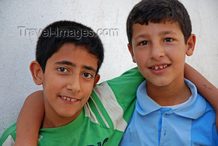 turkey562: Urfa / Edessa / Sanliurfa, Southeastern Anatolia, Turkey: friends - photo by W.Allgöwer - (c) Travel-Images.com - Stock Photography agency - Image Bank