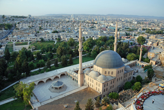 turkey568: Urfa / Edessa / Sanliurfa, Southeastern Anatolia, Turkey: Great Mosque and its court yard - city panorama - Ulu Cami - photo by W.Allgöwer - (c) Travel-Images.com - Stock Photography agency - Image Bank