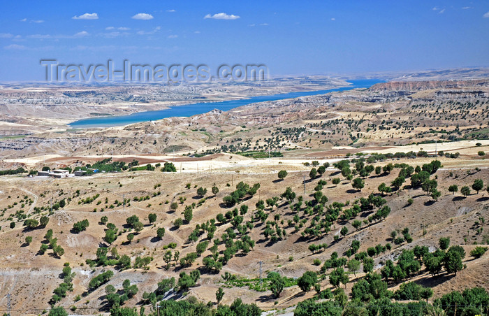 turkey591: Adiyaman province, Southeastern Anatolia, Turkey: Atatürk dam and Taurus mountains - photo by W.Allgöwer - (c) Travel-Images.com - Stock Photography agency - Image Bank