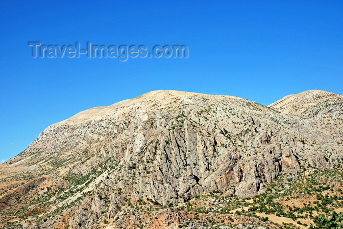 turkey594: Adiyaman province, Southeastern Anatolia, Turkey: limestone - Taurus mountains rocky landscape - photo by W.Allgöwer - (c) Travel-Images.com - Stock Photography agency - Image Bank