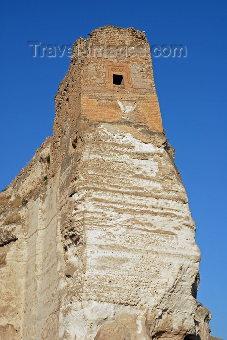 turkey612: Hasankeyf / Heskif, Batman Province, Southeastern Anatolia, Turkey: the citadel - kale - photo by W.Allgöwer - (c) Travel-Images.com - Stock Photography agency - Image Bank