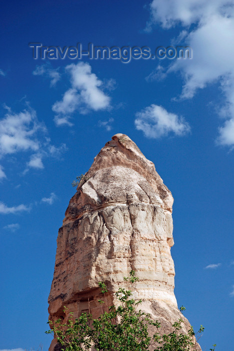 turkey625: Cappadocia - Göreme, Nevsehir province, Central Anatolia, Turkey: tufa formation in Güllü Dere - photo by W.Allgöwer - (c) Travel-Images.com - Stock Photography agency - Image Bank