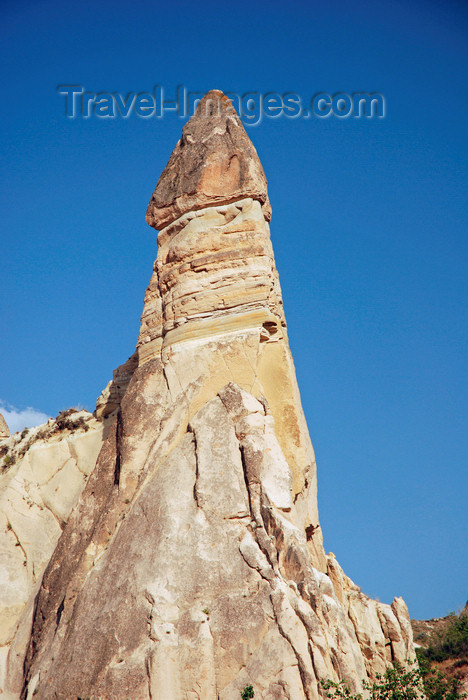 turkey626: Cappadocia - Göreme, Nevsehir province, Central Anatolia, Turkey: fairy chimney - tufa formation in Güllü Dere - photo by W.Allgöwer - (c) Travel-Images.com - Stock Photography agency - Image Bank