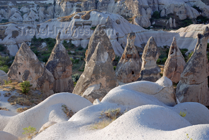 turkey630: Cappadocia - Göreme, Nevsehir province, Central Anatolia, Turkey: erosion - tufa landscape - photo by W.Allgöwer - (c) Travel-Images.com - Stock Photography agency - Image Bank