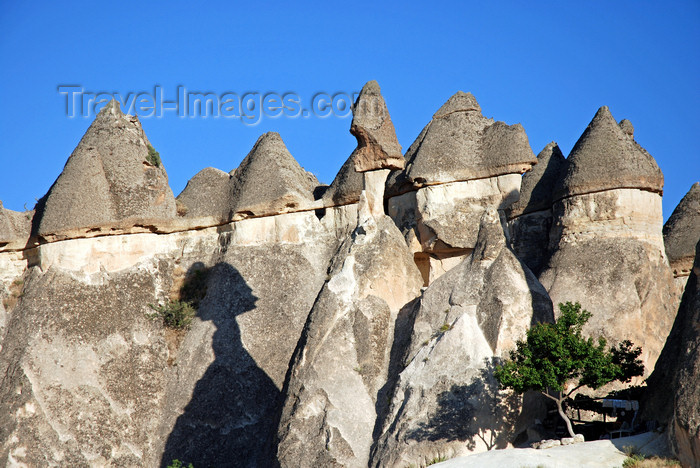 turkey652: Cappadocia - Göreme, Nevsehir province, Central Anatolia, Turkey: line of fairy chimneys - Valley of the Monks - Pasabagi Valley- photo by W.Allgöwer - (c) Travel-Images.com - Stock Photography agency - Image Bank