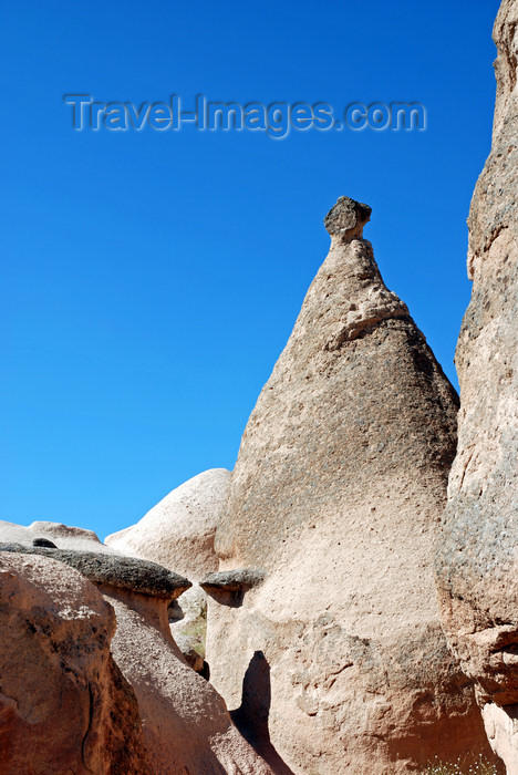 turkey659: Cappadocia - Göreme, Nevsehir province, Central Anatolia, Turkey: tufa formation Devrent valley - tent rock - photo by W.Allgöwer - (c) Travel-Images.com - Stock Photography agency - Image Bank