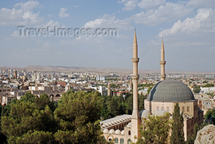 turkey80: Urfa / Edessa / Sanliurfa, Southeastern Anatolia, Turkey: Great Mosque, built in the XII century and city panorama - Ulu Cami - photo by W.Allgöwer - (c) Travel-Images.com - Stock Photography agency - Image Bank