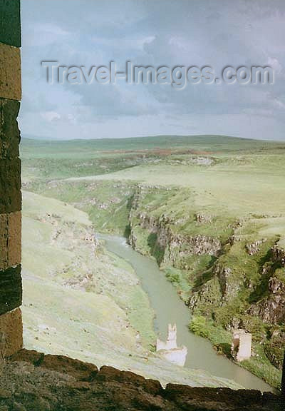 turkey82: Turkey - Ani - Ocakli, Kars province, Eastern Anatolia Region: Armenia divided - today's border on the Akhuryan / Arpacay river - photo by G.Frysinger - (c) Travel-Images.com - Stock Photography agency - Image Bank