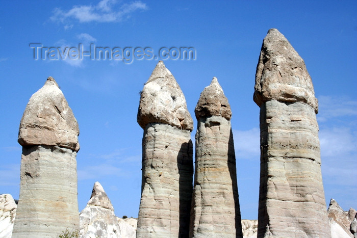 turkey93: Turkey - Göreme (Capadocia): fairy chimneys - Unesco world heritage site - pinnacles of eroded volcanic ash - Love Valley: four fairy chimneys - photo by C.Roux - (c) Travel-Images.com - Stock Photography agency - Image Bank