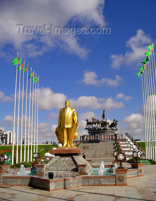 turkmenistan113: Ashgabat - Turkmenistan - gold-covered statue of President Saparmurat Atayevich Niyazov,Turkmenbashi - Akhalteke horses in the background - photo by G.Karamyanc / Travel-Images.com - (c) Travel-Images.com - Stock Photography agency - Image Bank