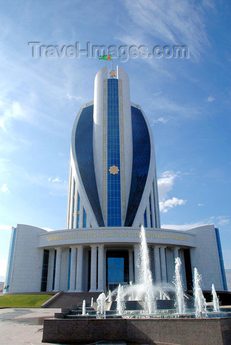 turkmenistan42: Turkmenistan - Ashghabat: MZ building - Health Ministry - fountain - government - photo by G.Karamyanc - (c) Travel-Images.com - Stock Photography agency - Image Bank