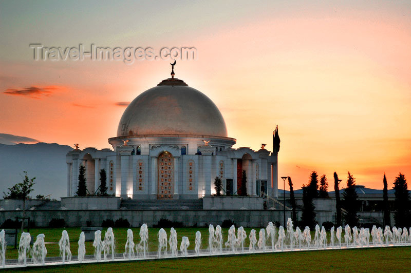 turkmenistan43: Turkmenistan - Ashgabat: gold domed mausoleum near the Kipchak Mosque - photo by G.Karamyanc - (c) Travel-Images.com - Stock Photography agency - Image Bank