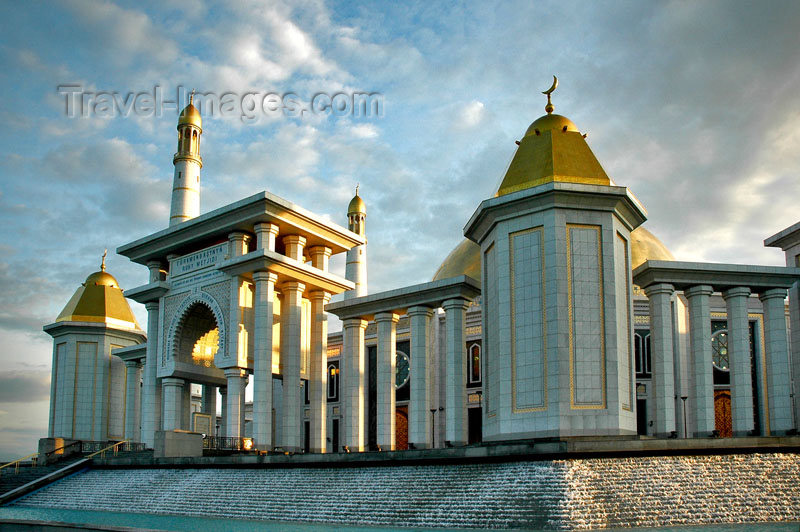 turkmenistan44: Turkmenistan - Ashghabat: Kipchak Mosque - gate awarded the  International Magtymguly Prize - photo by G.Karamyanc) - (c) Travel-Images.com - Stock Photography agency - Image Bank