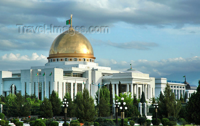 turkmenistan61: Turkmenistan - Ashghabat / Ashgabat / Ashkhabad / Ahal / ASB: the Palace built for  the Turkmenbashi, president Saparmurat Niyazov - tourist attraction - Independence square - photo by G.Karamyanc   - (c) Travel-Images.com - Stock Photography agency - Image Bank